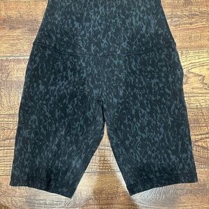 Lululemon Athletica Black Patterned Bike Shorts